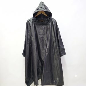 IMPERMEABLE NEGRO